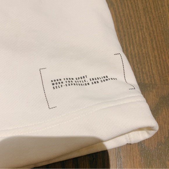 Adidas off white sweat short - Picture 4 of 10